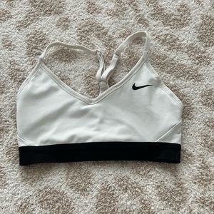 Nike sorts bra